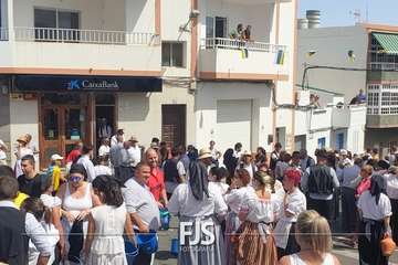 Unas 5.000 personas se remojan en la primera Traída del Agua tras la pandemia/Francisco Javier Santana y TA.